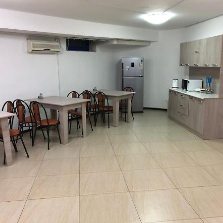 Apple City Hostel Αλμάτι Εξωτερικό φωτογραφία